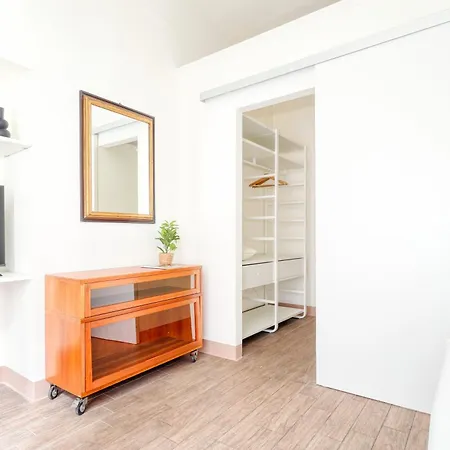Διαμέρισμα Fara 33 Cozy Flat In District Μιλάνο